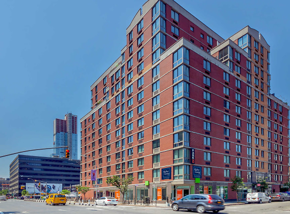 Hudson Crossing Apartments - New York, NY