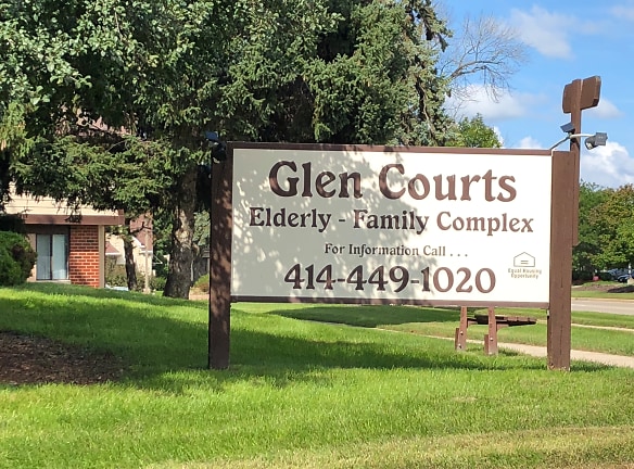 Glen Courts Apartments - Glendale, WI