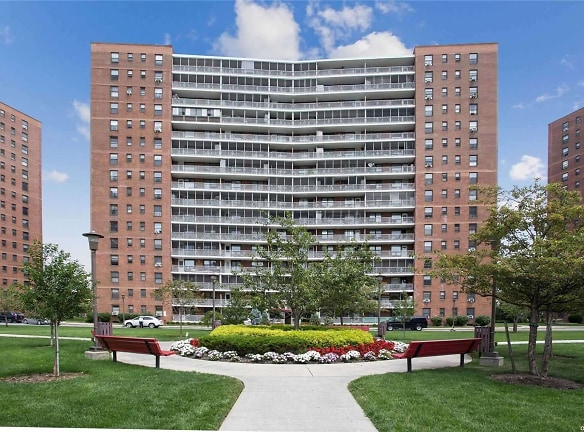 61 35 98th St 6 B Apartments - Queens, NY