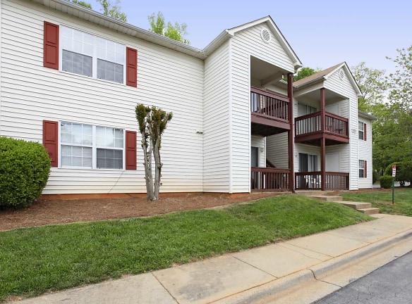 Carolina Woods Apartments - Greensboro, NC