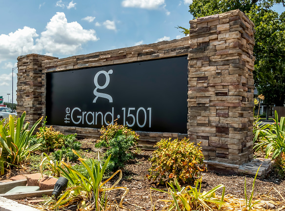 The Grand 1501 Apartments - College Station, TX