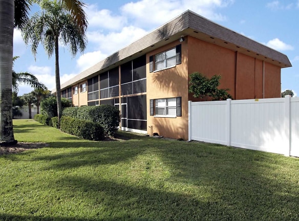 Avalon Square Apartment Homes - Bradenton, FL