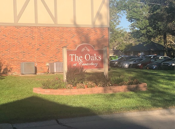 The Oaks At Canterbury Apartments - Ottawa, KS