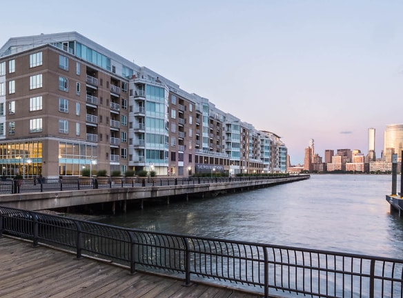 The Pier Apartments - Jersey City, NJ