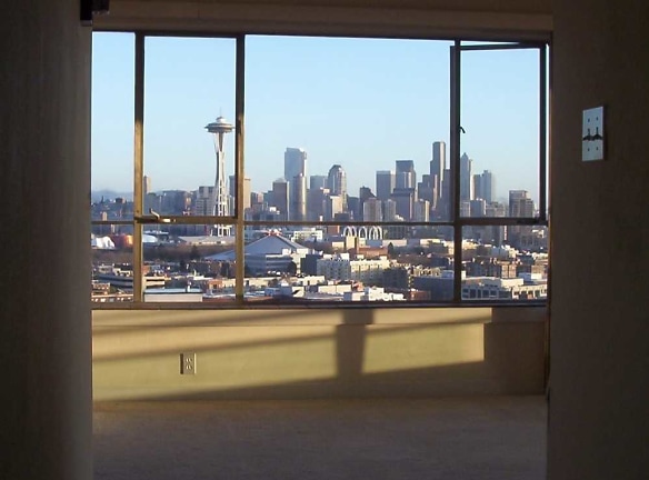 Skyline House - Seattle, WA