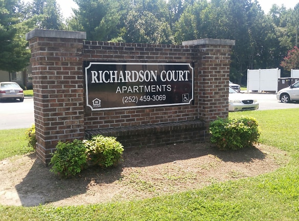Richardson Court Apartments - Nashville, NC