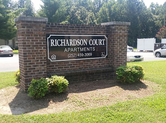 Richardson Court Apartments 1101 S Brake St Nashville NC