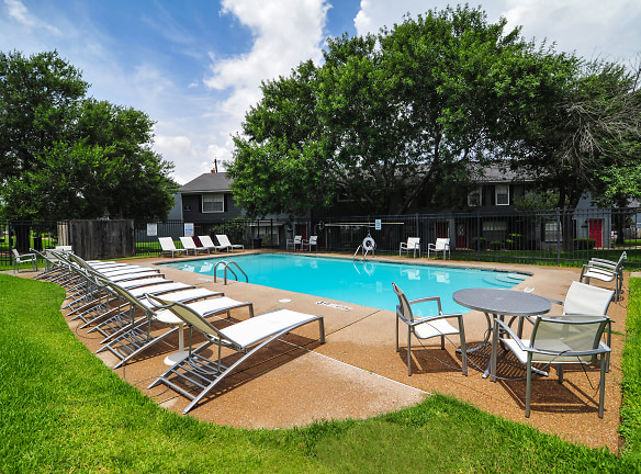 MeadowPark Townhomes Apartments - Hewitt, TX