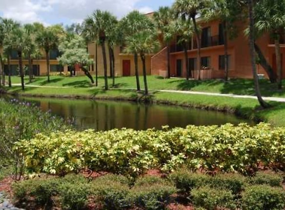 Executive Apartments - Miami Lakes, FL