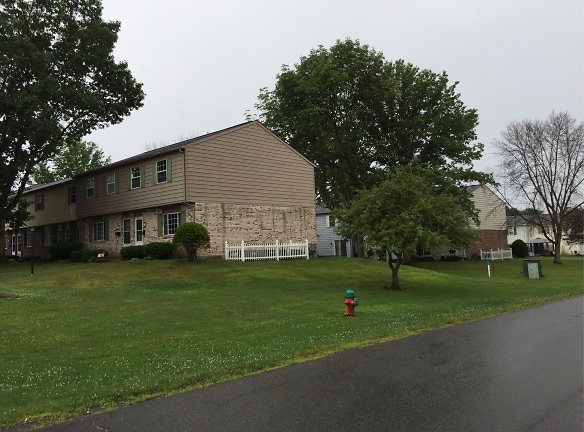 Golfview Manor Apartments - Meadville, PA