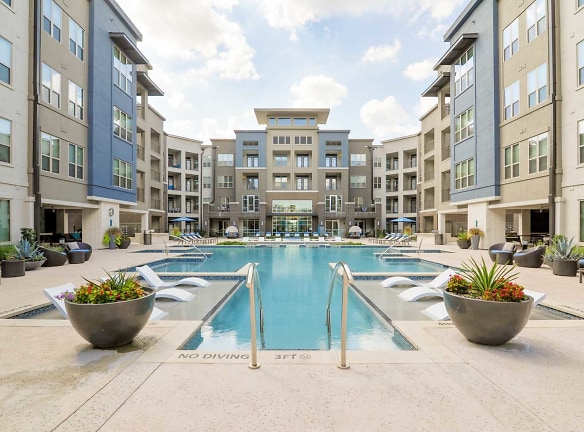 Everly Apartments - Houston, TX