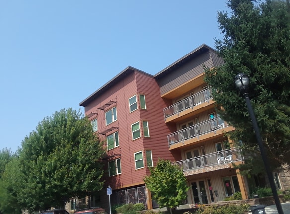 The Charleston Apartments - Wilsonville, OR