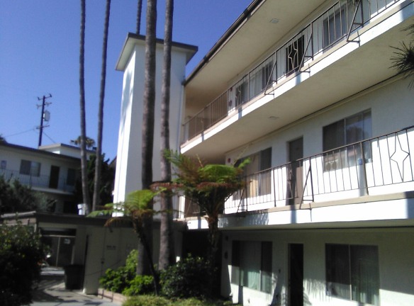 Villa D'Or Apartments - Long Beach, CA