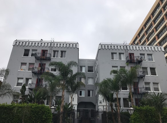 Wayne Allen Apartments - Los Angeles, CA