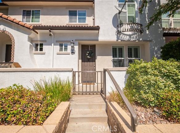 15723 Parkhouse Dr unit 25 - Fontana, CA