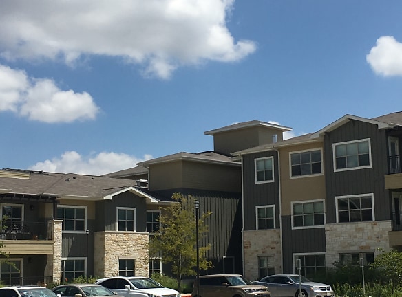 THE DELANEY AT GEORGETOWN VILLAGE Apartments - Georgetown, TX