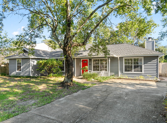202 Stephen Ave - Mary Esther, FL