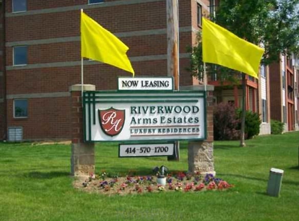 Riverwood Estates Apartments - Oak Creek, WI