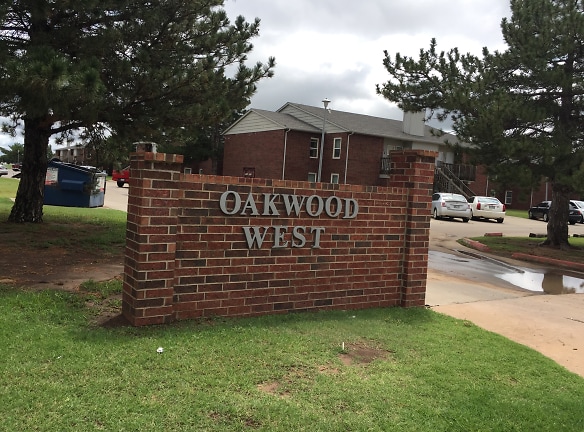 Oakwood West Apartments - Enid, OK