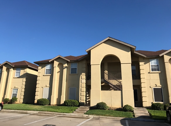 Villas De Canteras Apartments - Laredo, TX