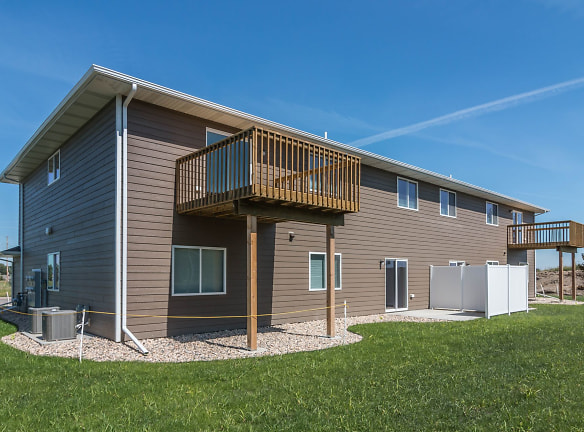 3 Spacious Bedrooms And 2 Full Bathrooms. - Hartford, SD
