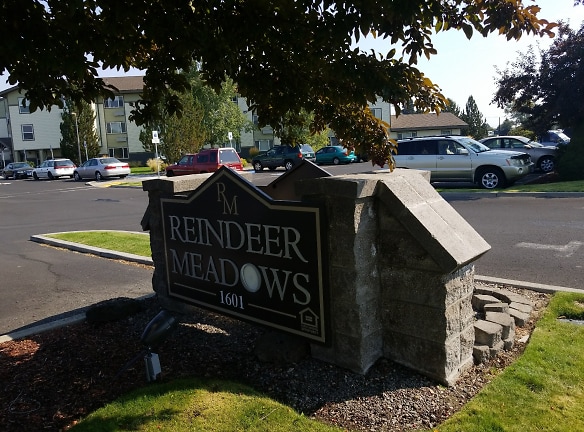 Reindeer Meadows Apartments - Redmond, OR