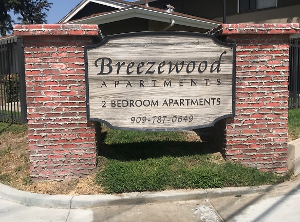 Breezewood Park Apartments - Riverside, CA