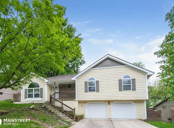 1207 SW 24th St - Blue Springs, MO