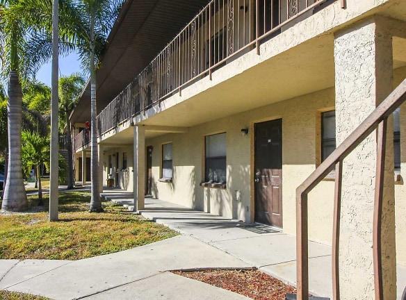 Bardmoor Point Apartments - Seminole, FL