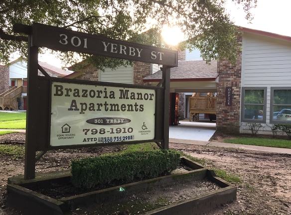 Brazoria Manor Apartments - Brazoria, TX