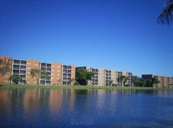 Lake Vista Apartment Rentals - Miramar, FL