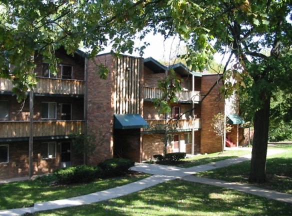 River Oaks Apartments - North Aurora, IL