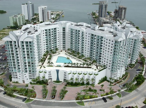 7900 Harbor Island Dr #PH17 - Miami Beach, FL