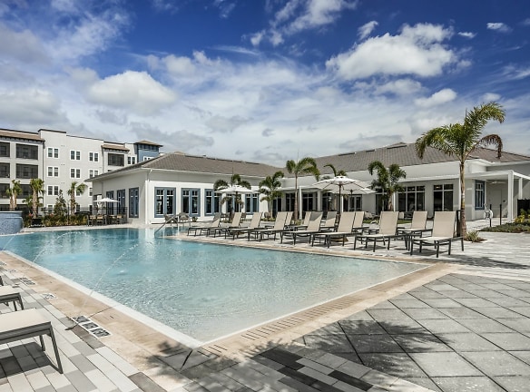 Sorrento Apartments - Sarasota, FL