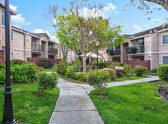 Woodcreek Senior Commons Apartments - Fairfield, CA