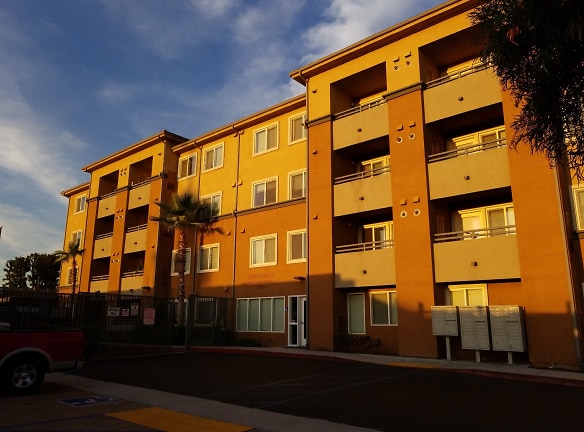 Stonegate Apartments - Anaheim, CA