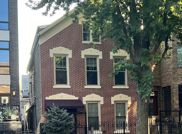 825 N Hermitage Ave - Chicago, IL