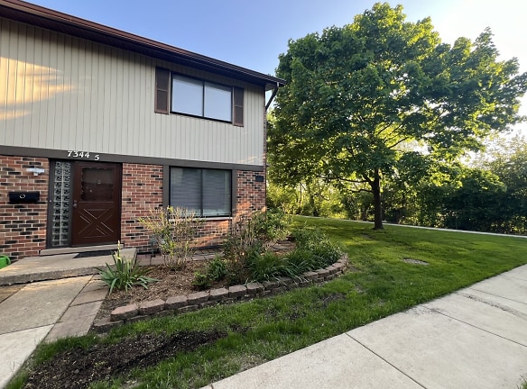 7344 Country Creek Way #5 - Downers Grove, IL