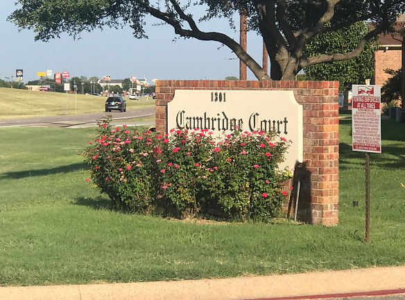 Cambridge Court Apartments - Waxahachie, TX