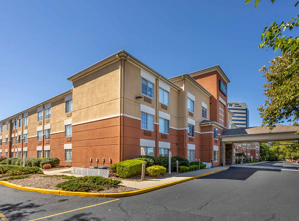Furnished Studio - Meadowlands - East Rutherford Apartments - East Rutherford, NJ