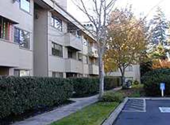 Inglewood Forest Apartments - Kenmore, WA