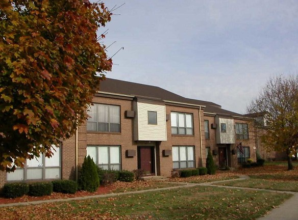 Parkwood Apartments - East Haven, CT