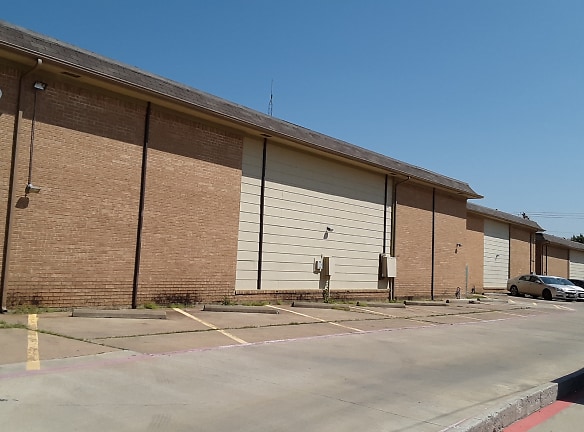 The Cluster Apartments - Denton, TX
