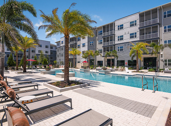 The Henry Apartments - Sanford, FL