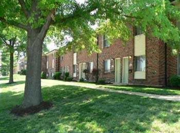 Yorktowne Apartments And Townhomes - Saint Louis, MO