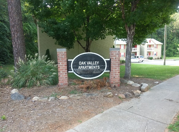 Oak Valley Apartments - Charlotte, NC