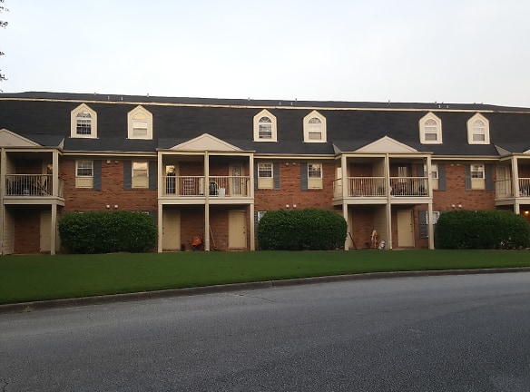 Brookes Condos Apartments - Auburn, AL