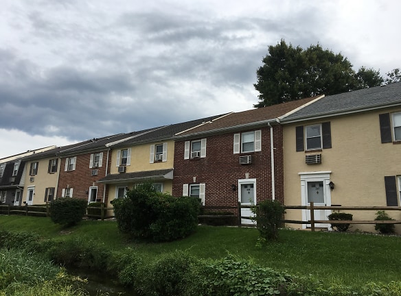 Ramsgate Court Townhomes Apartments - West Chester, PA