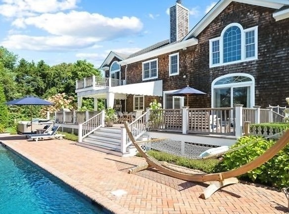 3 Willow Ln - Quogue, NY
