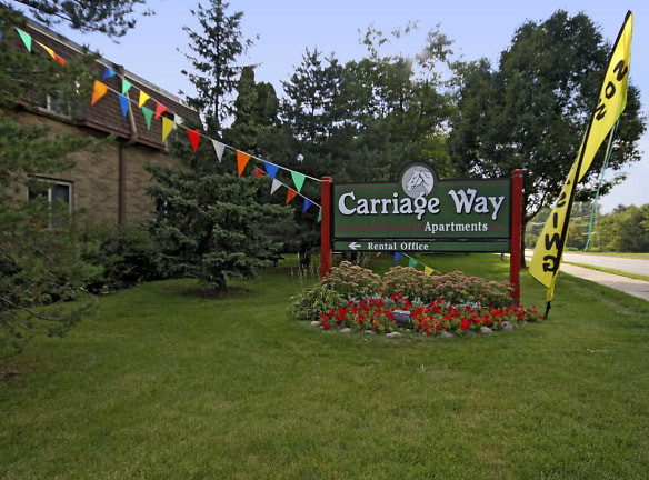Carriage Way Apartments - New Berlin, WI